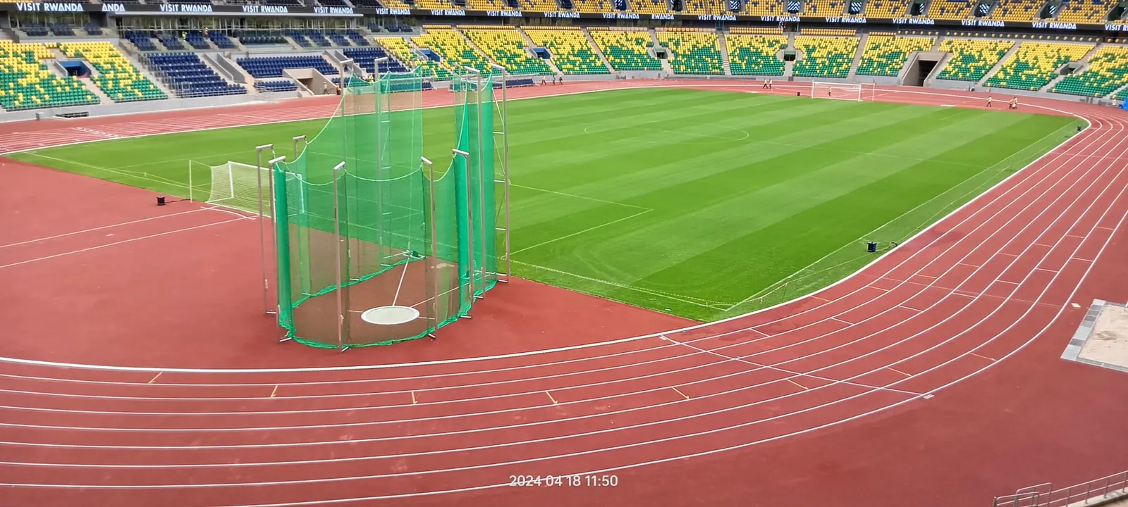 Amahoro Stadium atletizm pistinde viraj ve kulvar çizgileri