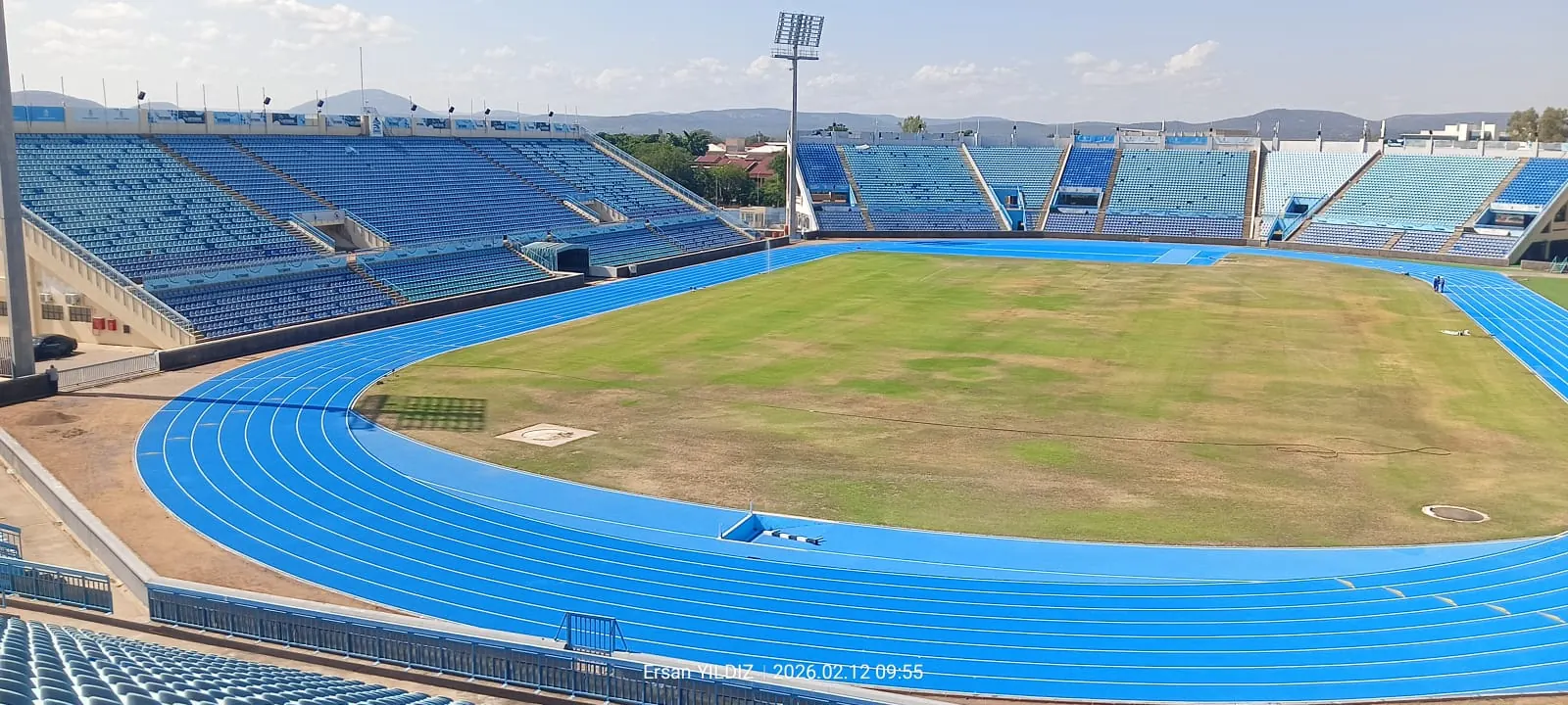 Gaborone National Stadium mavi atletizm pisti ve kulvar geometrisi